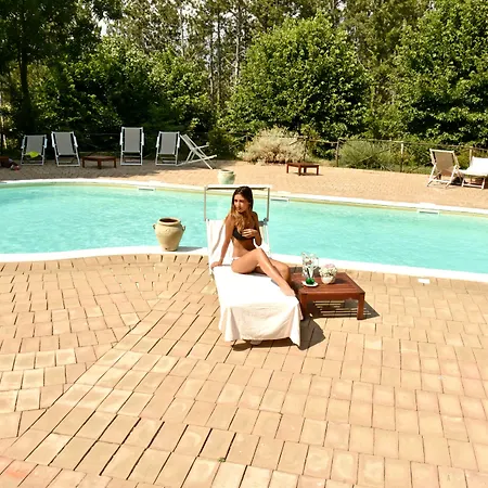 Castello Di Baccaresca 农家乐 *