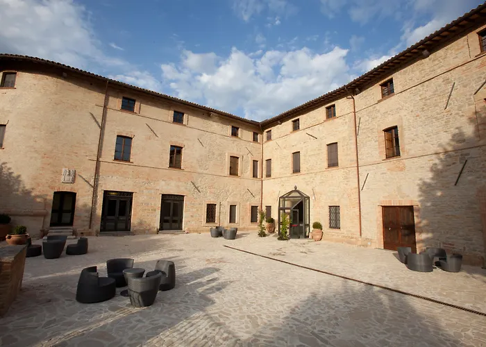 Alloggio per agriturismo Castello Di Baccaresca Branca